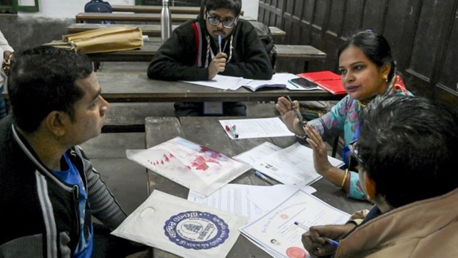 बंगाल एसआईआर 2.0: मतदाता सूची से नाम हटा दिया गया? नए मतदाता? अनुलग्नक IV सहित प्रपत्र 6 के माध्यम से आवेदन कैसे करें?